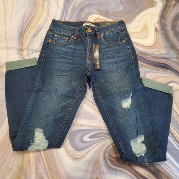 Refuge Skinny Boyfriend Jeans - Picture 4 of 5